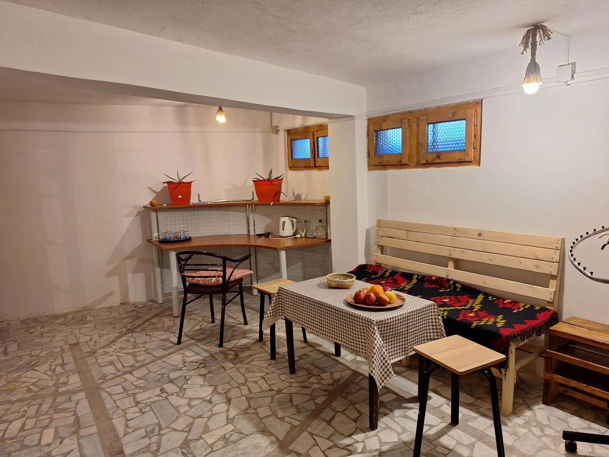 At Pikotiko'S - Korca City Rooms For Rent 外观 照片